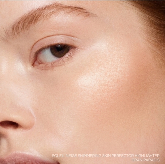 🥳HOST PICK 💖TOM FORD GRAND PARADIS SOLEIL NEIGE GLOW HIGHLIGHTER - Picture 3 of 9